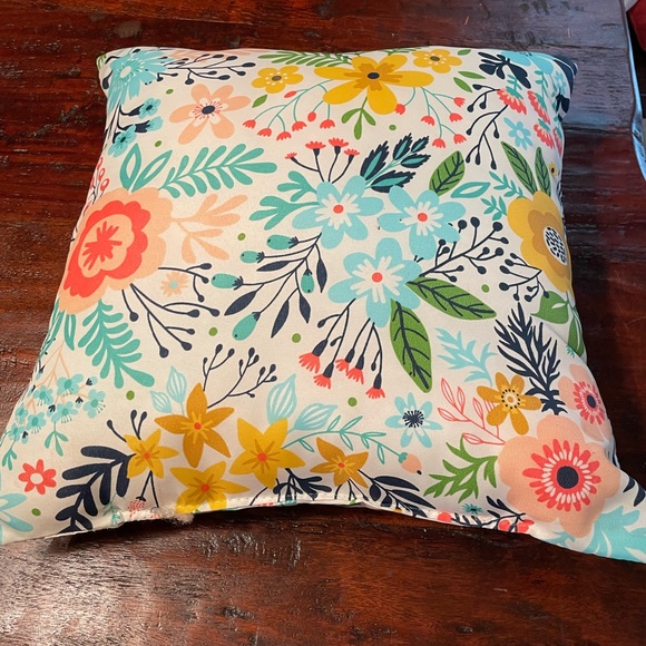 New 16 by 15” pillow. Home sweet home - Picture 4 of 4